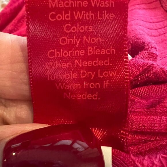 Jennifer Lopez Short Sleeve Raspberry, Shoulder show, Size Large - Picture 9 of 9